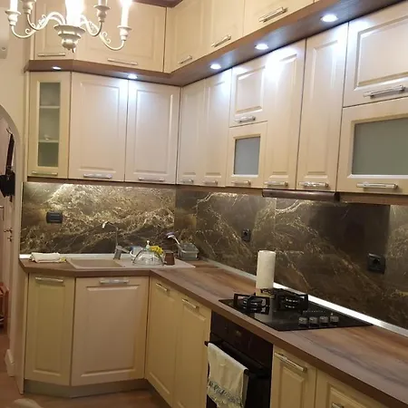 Center Apartment *